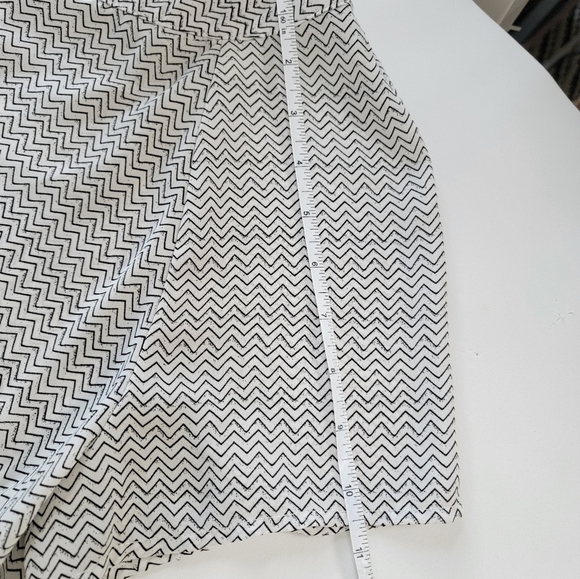 Lorena Rose Two Toned Chevron Patterned Short Sleeve Dress Size 14 - Picture 4 of 9